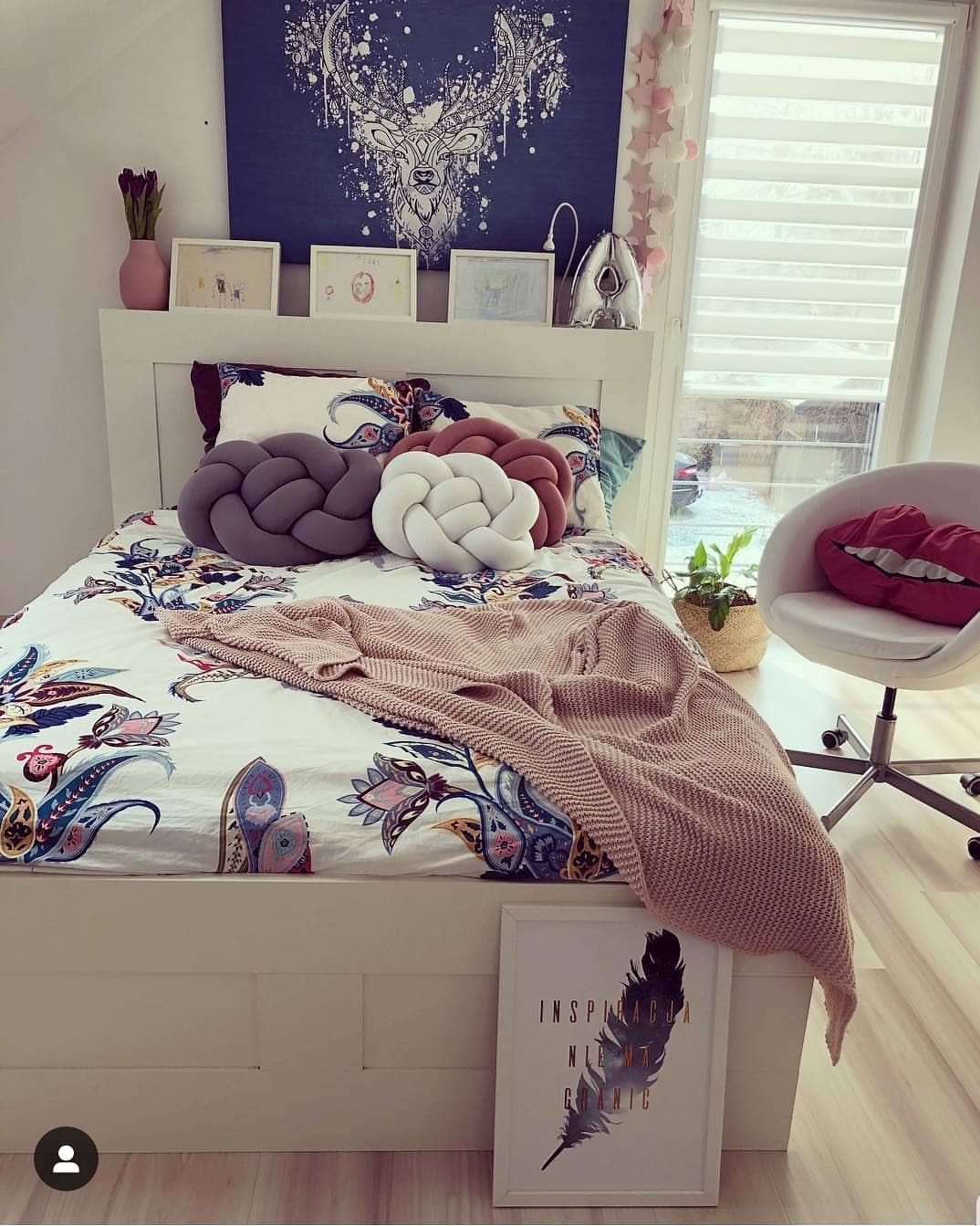 poduszka dekoracyjna do sypialni
